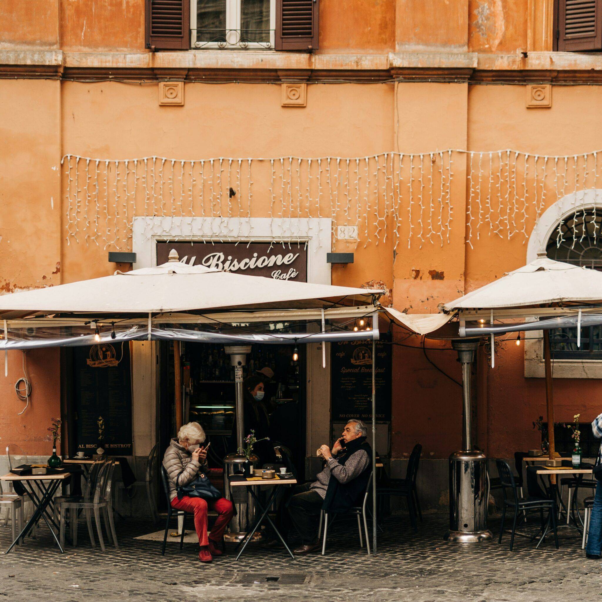 Gabriella clare marino y WdglftxBo unsplash